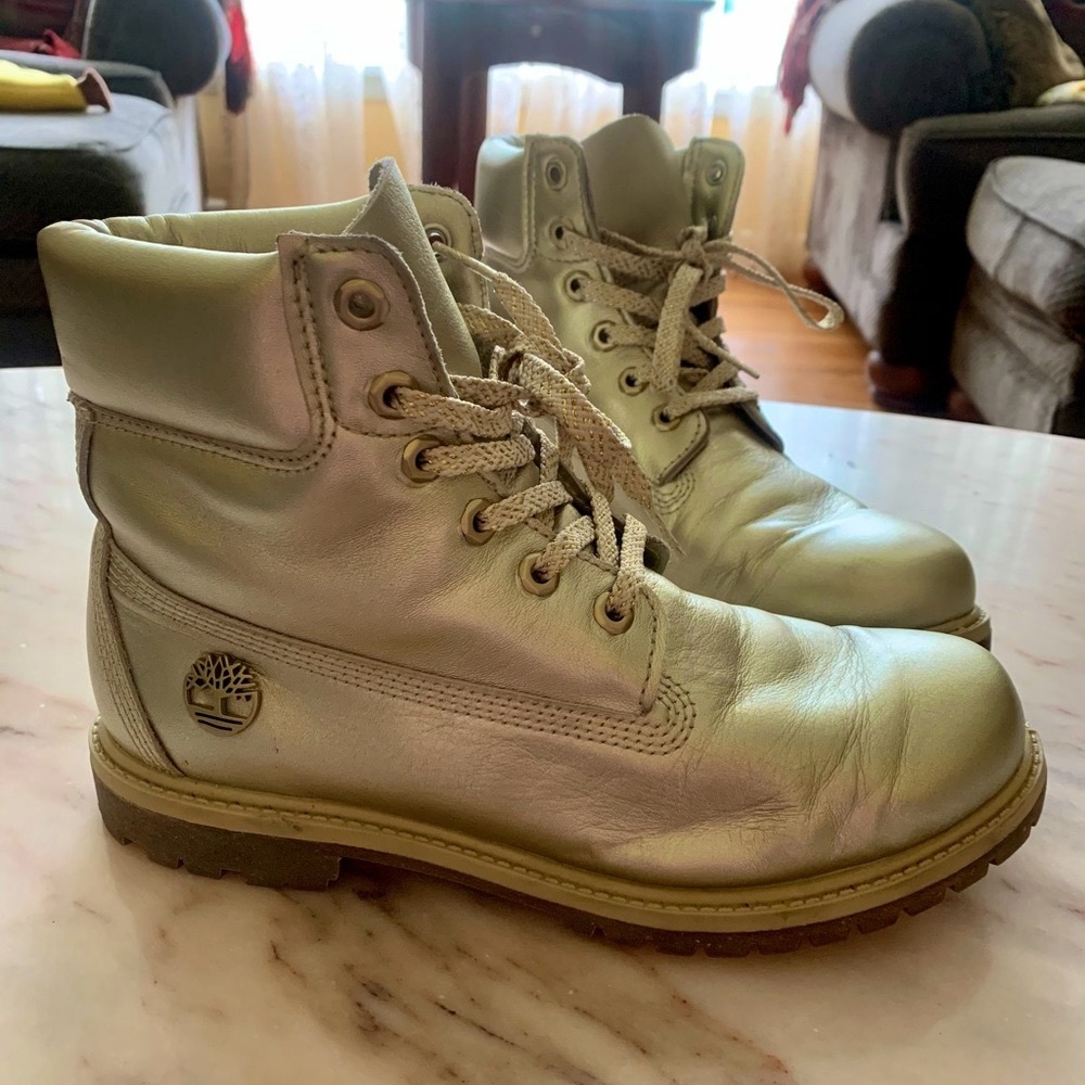 Gold Timberland 6 inch Premium Boots_Size 9.5